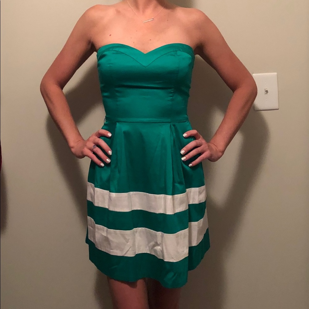 Beautiful green strapless dress